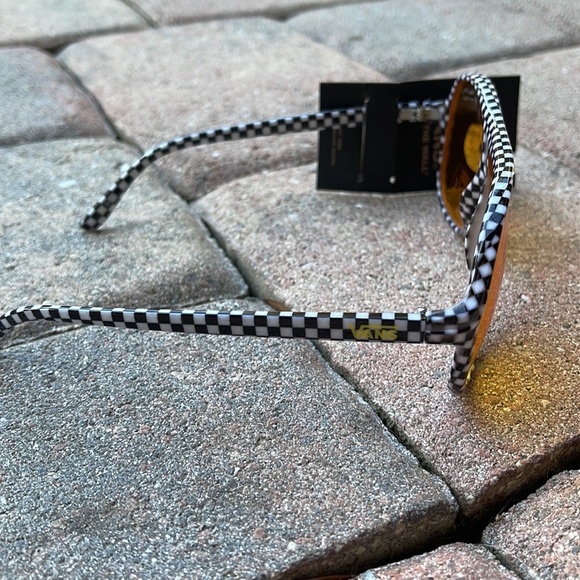 Vans Summer Holiday UV Protect Shades Sunglasses
NWT - Picture 3 of 16